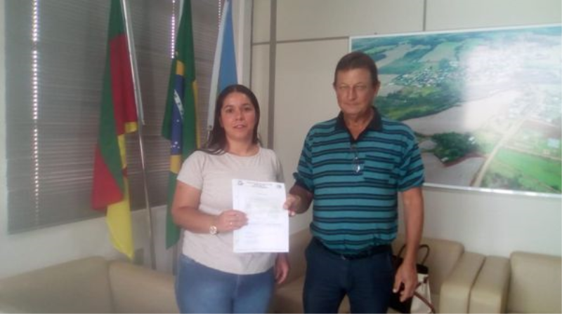 MARTA KOSLOWSKI PRUDENTE É EMPOSSADA COMO A NOVA SERVENTE DO MUNICÍPIO
